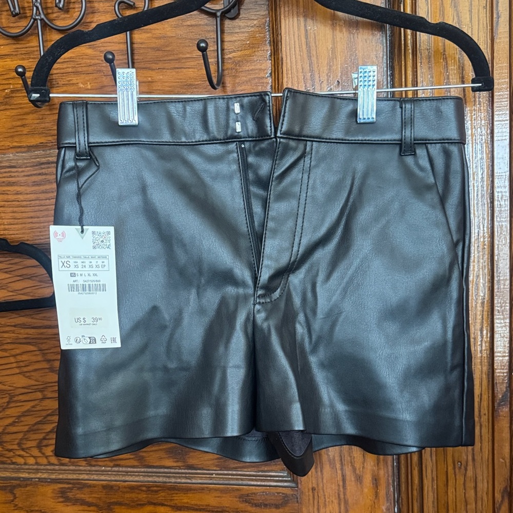 Zara Black Faux Leather Women's Shorts